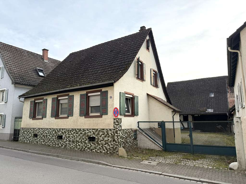 Immobilie in Müllheim - Historisches Einfamilienhaus mit Scheune und Baugenehmigung - Bild 0