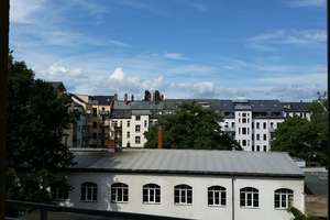 **Hochwertiger, sanierter Altbau, DG mit Lift, Balkon, Einzelgarage****