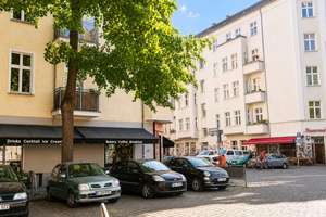 Charmante Wohnung mit zwei Balkonen im soliden Altbau im Boxhagener Kiez – Die vollständige Adresse der Immobilie erhältst du vom Anbieter., 10245 Friedrichshain, Berlin – Vorschaubild 24