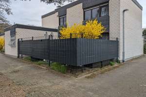 CYRIL HEYNE REAL ESTATE präsentiert: Modernes Mehrfamilienhaus mit 5 separaten Wohnungen