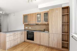 Exklusive 4-Zimmer-Wohnung mit Tiefgaragen-Stellplatz – Die vollständige Adresse der Immobilie erhältst du vom Anbieter., 22457 Schnelsen, Hamburg – Vorschaubild 5