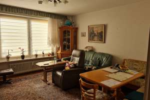 Wunderschöne 3-Zimmer Wohnung mit Balkon und praktischen Grundriss! Ruhig, Grün, verkehrsgünstig. 