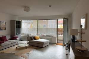 Top gepflegte 3-Zi.  Wohnung mit großem Sonnenbalkon, TG-Stellplatz und Aufzug in Derendorf