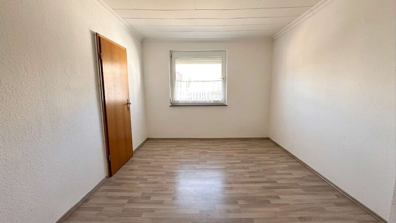 Immobilie in Essenheim - Vielseitiges Ein- bis Zweifamilienhaus mit Scheune und Kellerbar in Essenheim - Bild 3