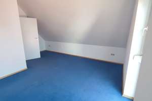 Gemütliche 2,5-Zimmer-Dachgeschosswohnung mit Stellplatz in begehrter Lage von Pfersee-Nord – Leonhard-Hausmann-Str. 45, 86157 Pfersee-Nord, Augsburg – Vorschaubild 9