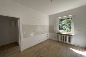 Renovierte 3-Zimmer-Wohnung mit Wanne und Dusche in Wilhelmshaven City zu sofort! – Kolberger Straße 26, 26382 Bant, Wilhelmshaven – Vorschaubild 4