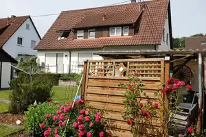 Attraktives und gepflegtes 8-Zimmer-Zweifamilienhaus in Neckartenzlingen – Esslingen (Kreis) – Vorschaubild 2