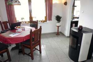 Gepflegtes 5-Zi-Einfamilienhaus mit schönem Garten, Garage und guter Verkehrsanbindung – Die vollständige Adresse der Immobilie erhältst du vom Anbieter., 56759 Eppenberg – Vorschaubild 2