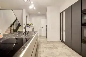 Luxuriöser Wohntraum! Anspruchvolles Stadthaus in attraktiver Lage am Friedensplatz! Voll möbliert! – Heilbronn – Vorschaubild 21
