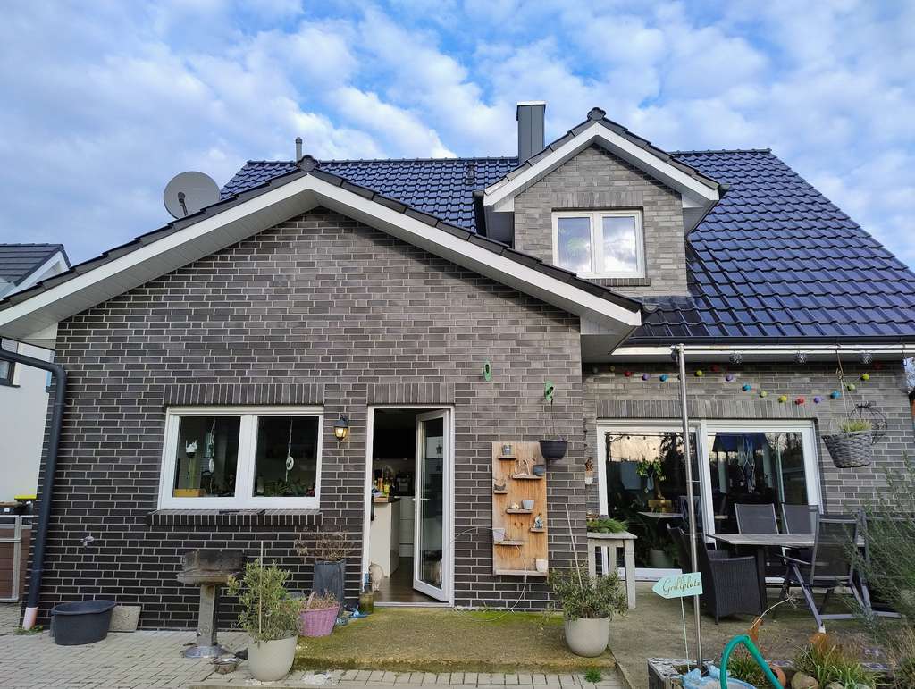 Immobilie in Twist - junge, hochwertige Immobilie mit Doppelgarage im Grünen - Bild 0