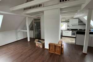 Charmante, offene 1,5 - 2 -Zimmer-Maisonette-Wohnung in Zwei-Parteien-Haus mit Garten in Regensburg – Die vollständige Adresse der Immobilie erhältst du vom Anbieter., 93051 Kumpfmühl-Ziegetsdorf-Neuprüll, Regensburg – Vorschaubild 4