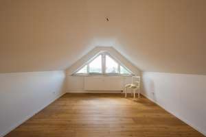 Wohnkomfort über den Dächern – Dachgeschosswohnung mit Galerie und Balkon – Die vollständige Adresse der Immobilie erhältst du vom Anbieter., 71336 Waiblingen – Vorschaubild 15
