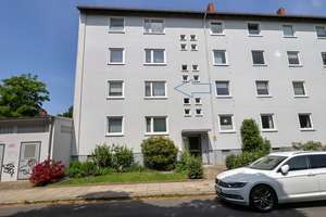 Großzügige Drei-Zimmerwohnung mit Garage in beliebter Wohngegend