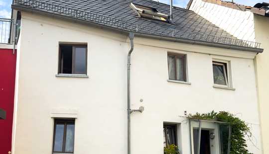 Bild von Unscheinbar außen, erstaunlich schön innen - Doppelhaushälfte in Dornburg-Frickhofen