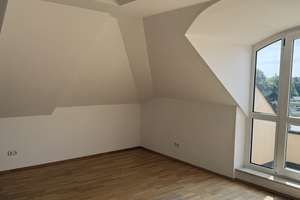 leerstehende Charmante 1-Zimmer-Dachgeschosswohnung mit Stellplatz und Aufzug in Leipzig-Lindenau – 4179 Leutzsch, Leipzig – Vorschaubild 3