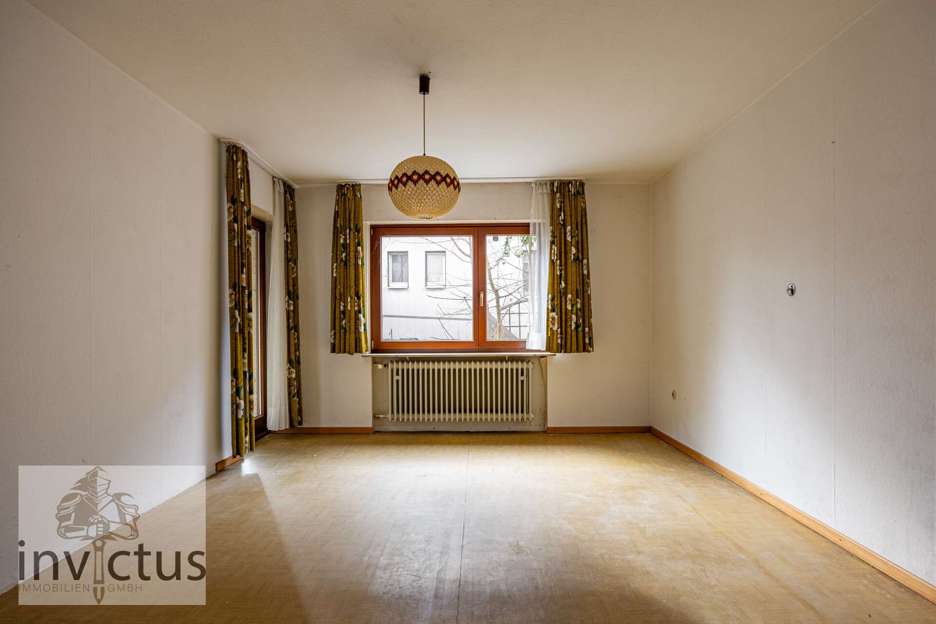 Immobilie in Leingarten - Ein Haus mit Haltung – Großzügiges Wohnkonzept mit Entwicklungsperspektive in bevorzugter Wohnlage - Bild 2