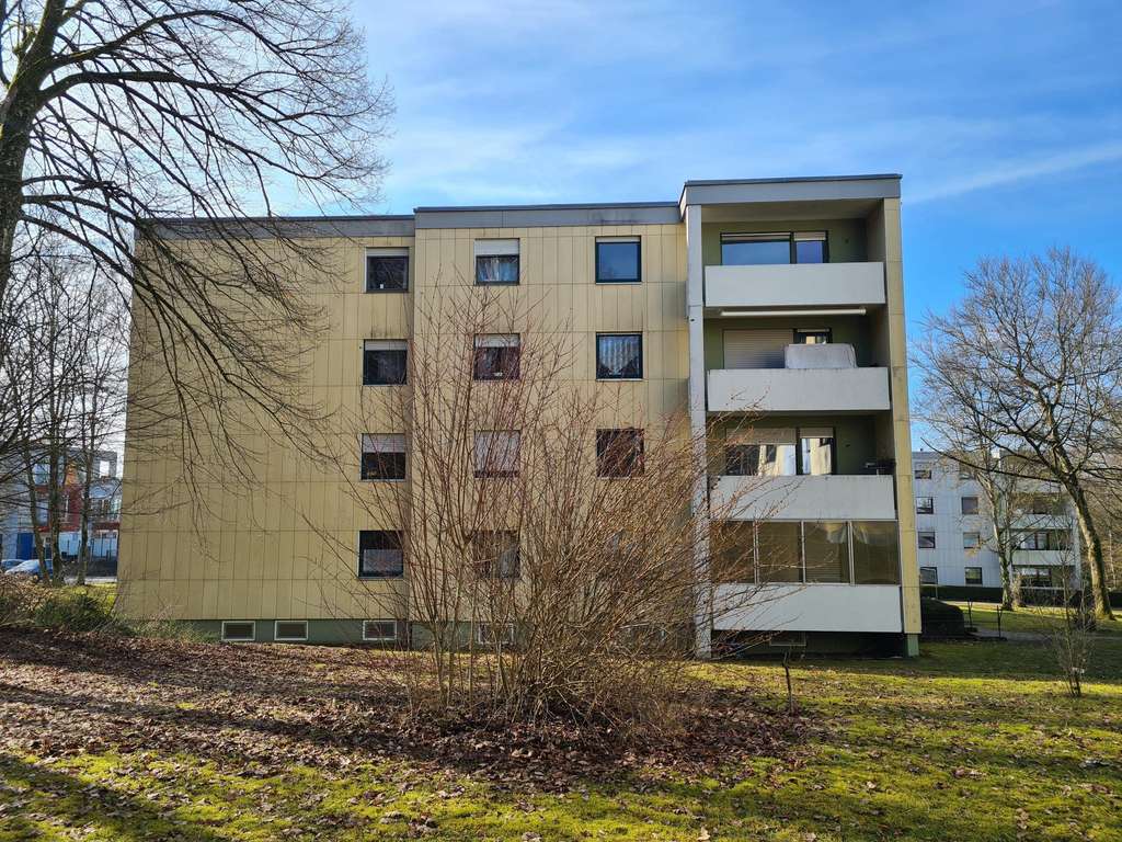 Immobilie in Donauwörth - Wohnraum mit großem Entwicklungspotenzial + Garagenstellplatz - Bild 2