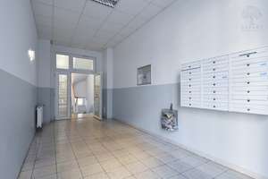 PRAKTISCH & SONNIG | 2-ZIMMER-WOHNUNG | AUFZUG & WINTERGARTEN| SAMARITERKIEZ | PROVISIONSFREI | – Rigaer Str. 42 A, 10247 Friedrichshain, Berlin – Vorschaubild 13