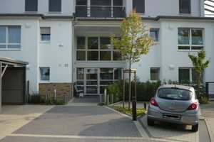 Barrierefreie Wohnung im Erdgeschoss mit Garten