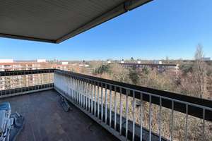 Frisch modernisiertes Wohnglück: 3 Zimmer mit Rundum-Balkon + modernes Bad mit Dusche + Aufzug – Krohstraße 4, 50968 Bayenthal, Köln – Vorschaubild 3