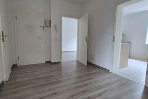 Im Denkmal! Familienwohnung mit klasse Grundriss, Wohn- u. Einbauküche,  Tageslichtbad, AR...! – Schweizstraße 1, 1259 Großzschachwitz, Dresden – Vorschaubild 3