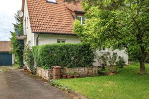 Freistehendes Ein-/Zweifamilienhaus mit großem Garten und viel Potenzial in Stuttgart-Hofen – Die vollständige Adresse der Immobilie erhältst du vom Anbieter., 70378 Hofen, Stuttgart – Vorschaubild 1