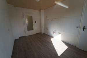 Schöne 4 Zimmer ca. 90 qm Wohnfläche, 2 Stock, in Beste Lage St.-Johannis renoviert – Die vollständige Adresse der Immobilie erhältst du vom Anbieter., 90419 Sandberg, Nürnberg – Vorschaubild 8