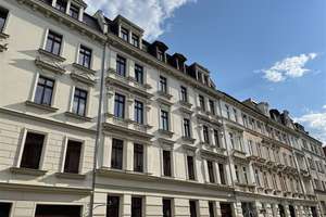 „Altbau trifft Lebensgefühl – Wohnen mit 4 Zimmern und 2 Balkonen“