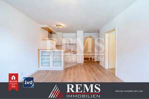 Helle 2-Zimmer-Etagenwohnung mit Balkon, EBK und TG-Stellplatz in günstiger Lage von Untertürkheim