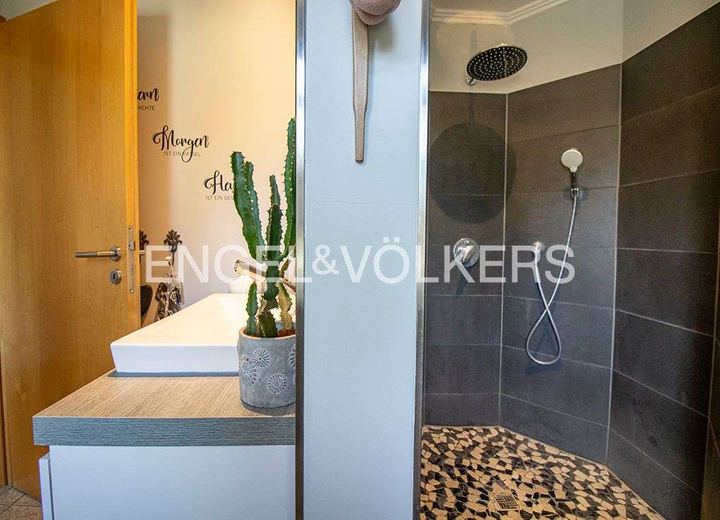 Immobilie in Schwendi - Herrliches Anwesen mit 4 Wohnungen und parkähnlichem Grundstück - Bild 7