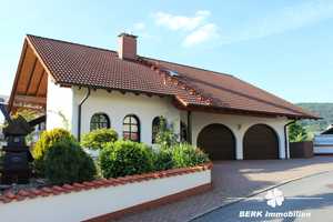 BERK Immobilien - Sehr gepflegtes Zweifamilienhaus mit Einliegerwohnung - viele Möglichkeiten unter  – Miltenberg (Kreis) – Vorschaubild 1