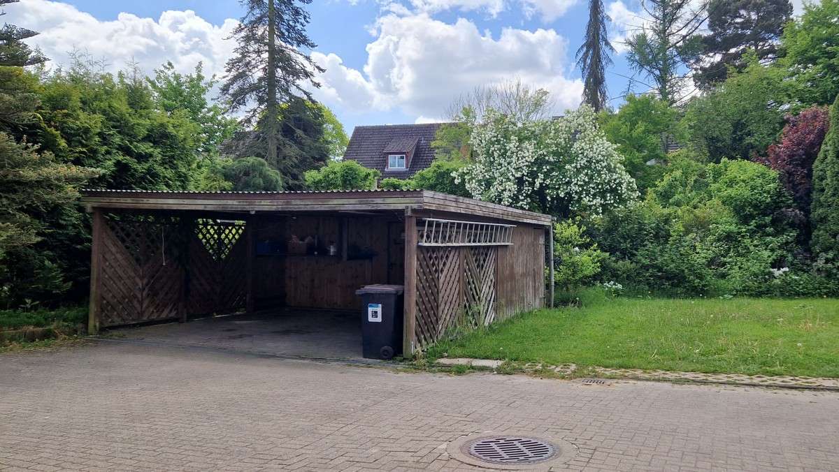 Großes Zweifamilienhaus mit Entwicklungspotenzial - zu kaufen in 23843 Bad Oldesloe -, Stormarn Kreis – Bild 2