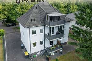 Investor oder Eigennutzer: Vielseitiges Dreiparteienhaus mit 6 Garagen in Stolpe-Süd – Die vollständige Adresse der Immobilie erhältst du vom Anbieter., 16761 Hennigsdorf – Vorschaubild 1