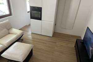 Neu Sanierte 2 Zimmer Wohnung im Stuttgart - Zuffenhausen  – Marbacher Straße 28, 70435 Zuffenhausen-Mitte, Stuttgart – Vorschaubild 1