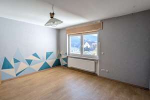 Angenehmes Zweifamilienhaus in ruhiger Lage mit kleinem Gärtchen und 2 Pkw-Stellplätzen. – Im Hohlenfels 12, 55606 Kirn – Vorschaubild 6
