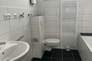 Geräumige 3-Zimmerwohnungmit großem Balkon zu vermieten. – Schelpmilser Weg 81, 33609 Heepen, Bielefeld – Vorschaubild 2