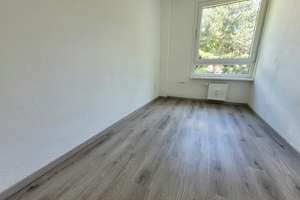 Schöne 5-Zimmer-Wohnung mit Balkon! – Spinozastr. 3, 45279 Freisenbruch, Essen – Vorschaubild 4