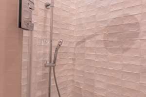Coole lässige Altbauwohnung, begehbarer Kleiderschrank, voll eingerichtet, BOLON Designboden – Herzogstraße 25, 40215 Friedrichstadt, Düsseldorf – Vorschaubild 28