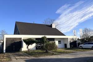 Im Paket: zwei freie Doppelhaushälften in absoluter Flughafennähe !