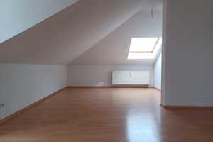 *Singles aufgepasst* DACHGESCHOSSWOHNUNG mit EBK*  – Rudolf-Renner-Straße 15, 1157 Dresden – Vorschaubild 4