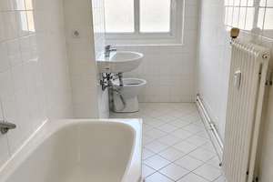 Seltene Gelegenheit - Traumhafte 4 Zimmer Wohnung mit großen Sonnen Balkon ins Grüne – Groß-Berliner-Damm 32, 12487 Johannisthal, Berlin – Vorschaubild 6