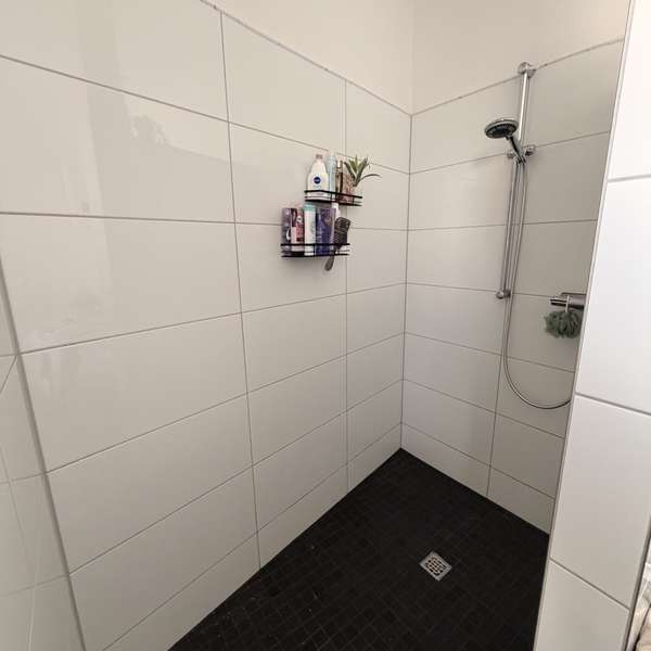 ***helle 1-Zimmer-Wohnung mit modernem Bad in unmittelbarer Nähe des Luisenhospitals***