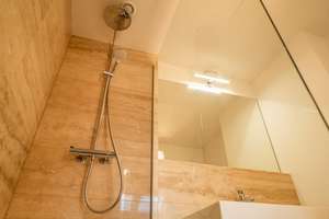 Lichtdurchflutete 2-Zimmer-Wohnung mit bis zu 3,41 m Deckenhöhe, Terrasse und EEK A+ – Fuchsbergstraße 7c, 83104 Tuntenhausen – Vorschaubild 10