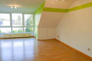 Befristete 2-Zimmer Dachwohnung mit Einbauküche in Longerich! – Die vollständige Adresse der Immobilie erhältst du vom Anbieter., 50737 Longerich, Köln – Vorschaubild 1
