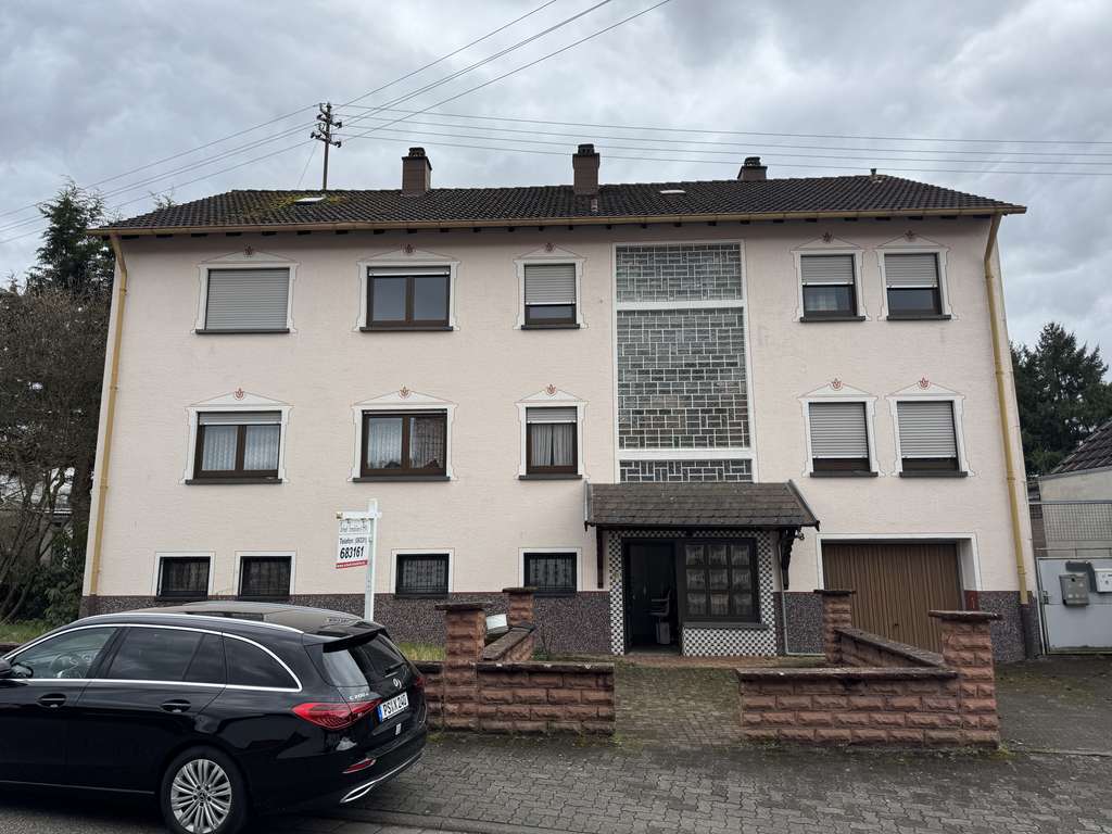 Immobilie in Eppenbrunn - Teilsaniertes 4-Familien Wohnhaus in Eppenbrunn - Bild 0