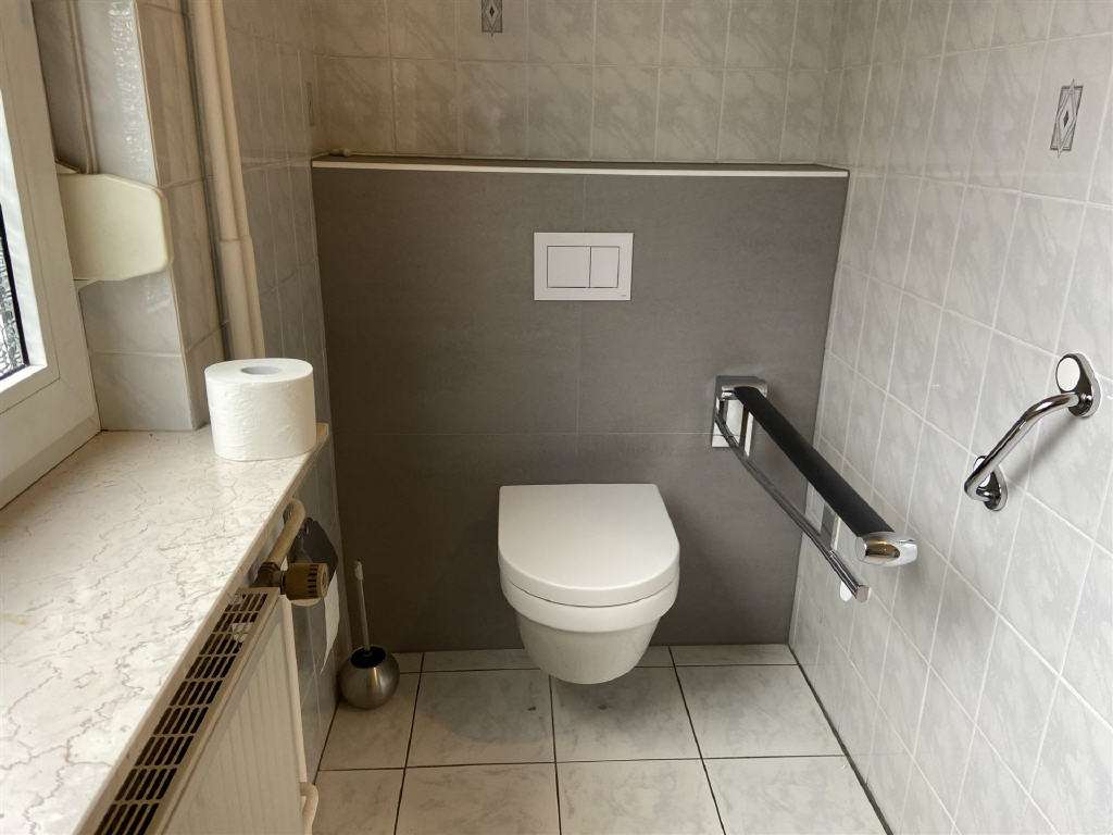 Immobilie in Finnentrop - / Schönes Frettertal! Zweifamilienhaus wartet auch neue Eigentümer!  - Bild 1