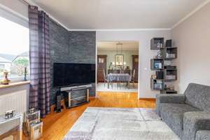 HH-JENFELD - Gepflegtes 6,5-Zimmer-EFH (Hochpar. + Sout.) mit Ausbaureserve und großem Grundstück – Die vollständige Adresse der Immobilie erhältst du vom Anbieter., 22043 Jenfeld, Hamburg – Vorschaubild 9