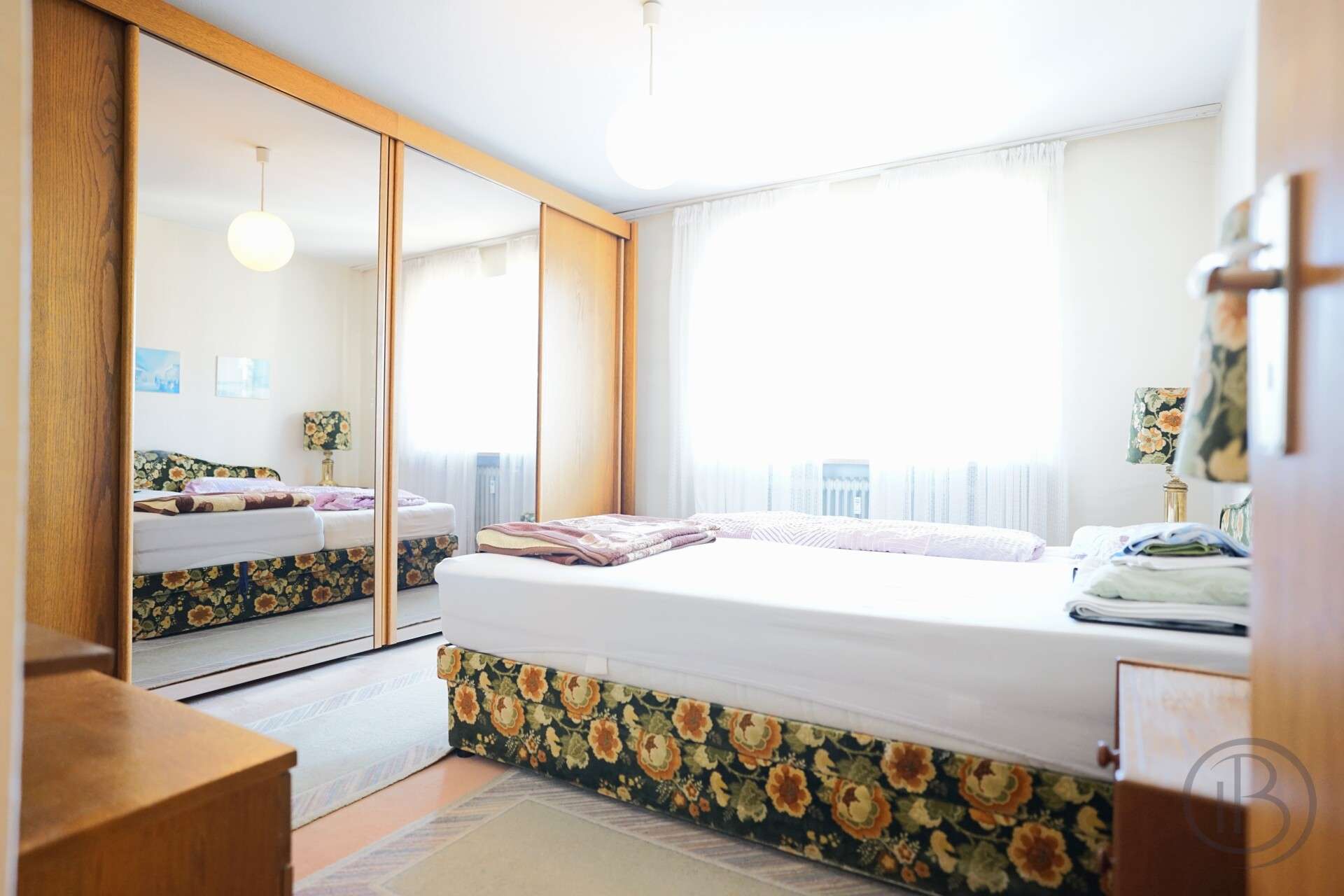 Immobilie in Siegsdorf - Zwei großzügige Wohnungen auf einer Ebene - flexibel verbindbar als Alternative zum Einfamilienhaus! - Bild 2