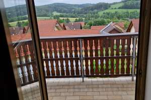 3,5 Zimmer DG Wohnung Balkon, Küchenzeile, Schwedenofen – Die vollständige Adresse der Immobilie erhältst du vom Anbieter., 93167 Falkenstein – Vorschaubild 3
