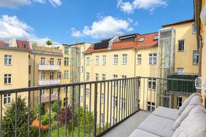 Bezugsfreie 1-Zimmer Wohnung mit Balkon, Küche und Mobiliar